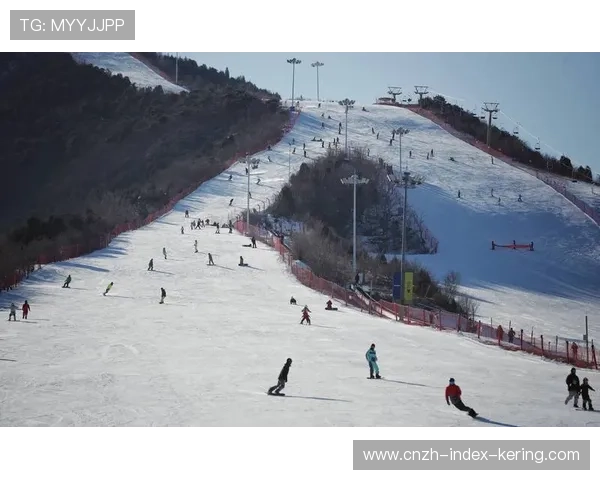 中国冬奥会练习场地建设持续推进，冬季运动日益普及，中国冬奥会比赛场地